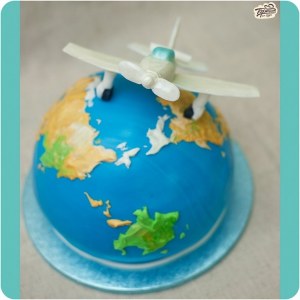 Торт корпоративный - Самолет на глобусе