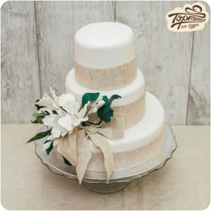 Торт свадебный - с лилией
